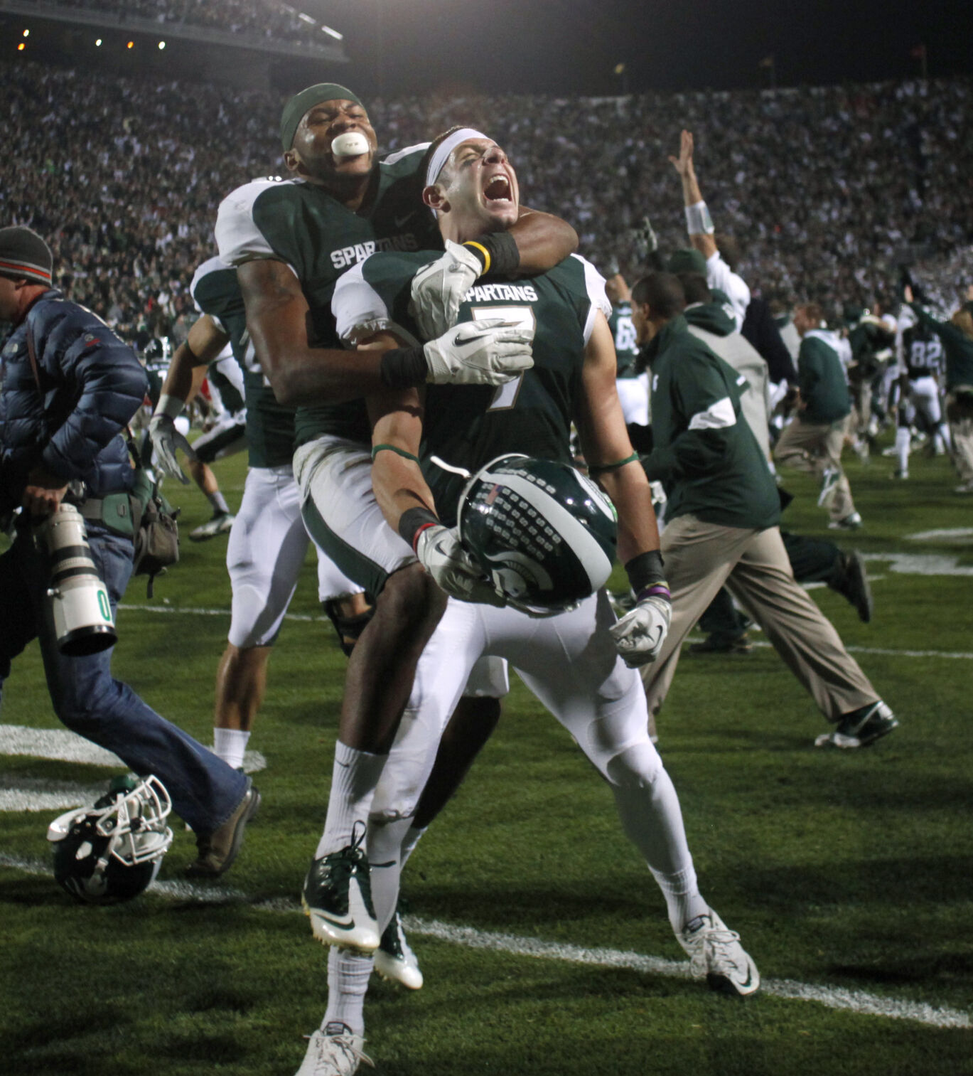 2011: No. 15 Michigan State beats No. 4 Wisconsin on game's final play